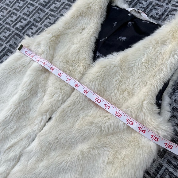 H&M Faux Fur Snap Front Vest - Ivory/Cream - 10/11Y - Picture 7 of 12